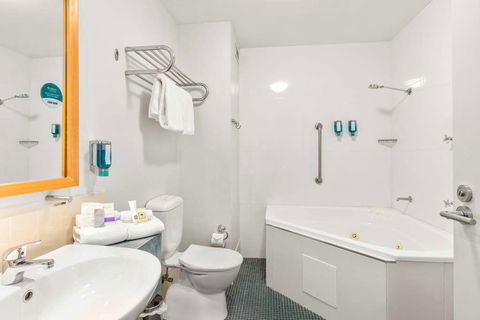 Quality Hotel Dickson - Accommodation Gold Coast 5