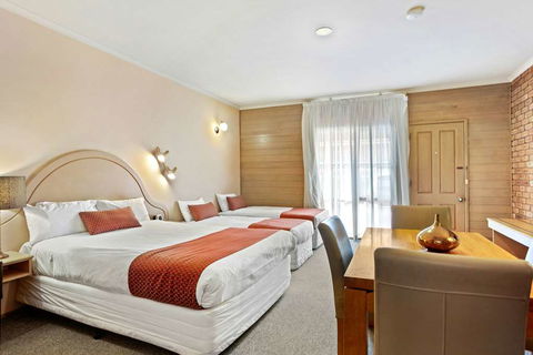 Quality Inn Colonial - Accommodation Gold Coast 3