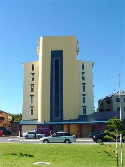 Ocean Beach Hotel - Gold Coast 4U 1