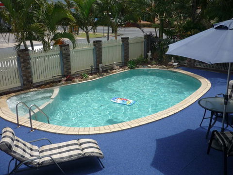 Lantern Motor Inn - Accommodation Gold Coast 2