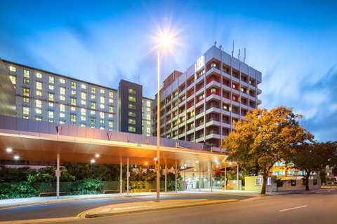 H on Smith Hotel - Accommodation Gold Coast 0