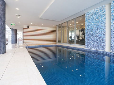 Oaks Liberty Towers - Gold Coast 4U 2