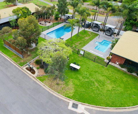 Federation Motor Inn - Accommodation Gold Coast 0