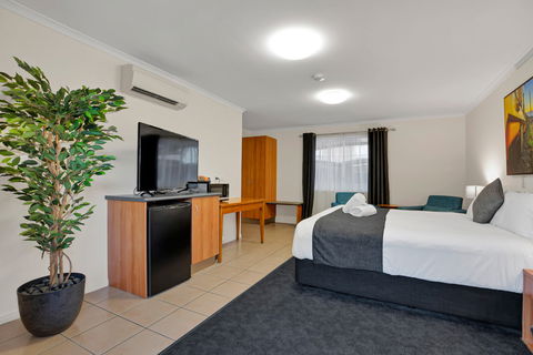 Windmill Motel And Events Centre - Accommodation Gold Coast 2