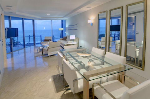 Oceans Mooloolaba - Accommodation Gold Coast 2