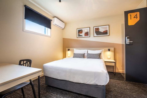 Nightcap at Manhattan Hotel - Accommodation Gold Coast 12