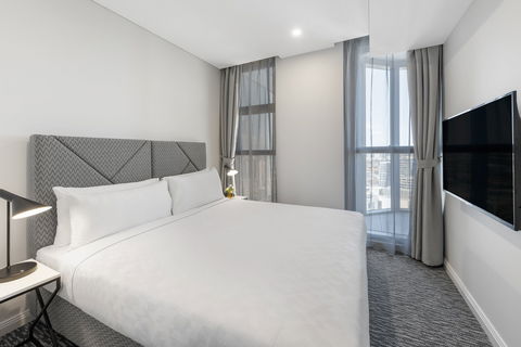 Meriton Suites George St - Gold Coast 4U 8