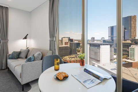 Meriton Suites George St - Gold Coast 4U 9