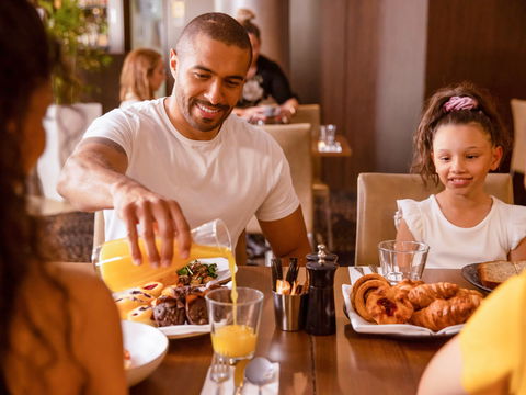 Novotel Sydney Parramatta - Gold Coast 4U 12