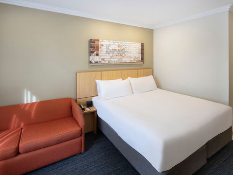 Mercure Sydney Blacktown - Gold Coast 4U 4