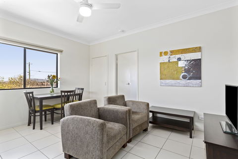Blackwater Central Motel - Gold Coast 4U 6