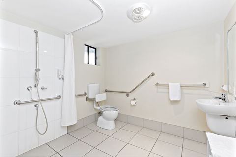 Blackwater Central Motel - Gold Coast 4U 8