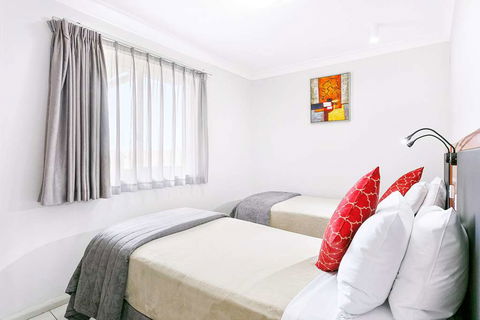 Comfort Inn & Suites Burwood - Gold Coast 4U 3