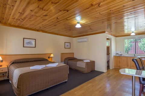 Black Gold Country Cabins And Motel - Gold Coast 4U 6