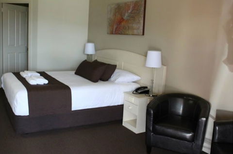 The Bowen Inn Motel - Gold Coast 4U 5