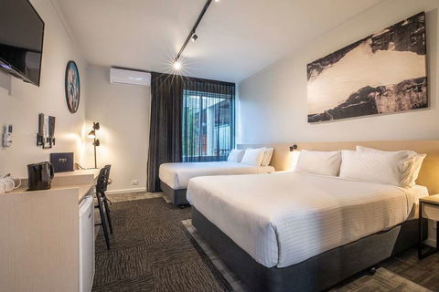 Nightcap At Keysborough Hotel - Gold Coast 4U 5
