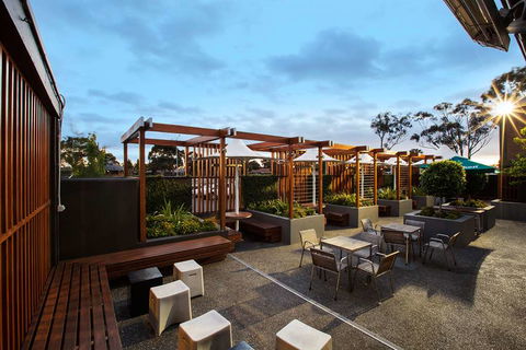 Nightcap At Keysborough Hotel - Gold Coast 4U 9