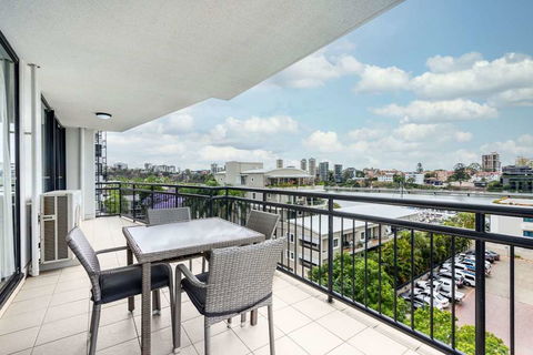 The Docks On Goodwin - Accommodation Gold Coast 8