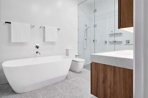 The Johnson - Accommodation Gold Coast 6