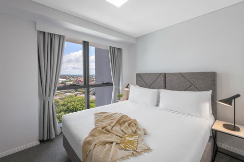 Meriton Suites Adelaide Street, Brisbane - Accommodation Gold Coast 0