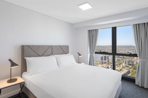 Meriton Suites Adelaide Street, Brisbane - Accommodation Gold Coast 3