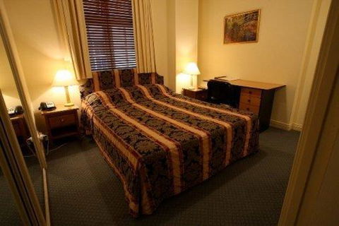 ULTIQA Rothbury Hotel - Accommodation Gold Coast 4
