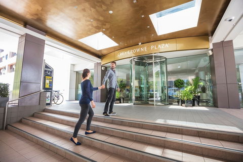 Crowne Plaza Canberra - Gold Coast 4U 0