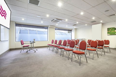 Crowne Plaza Canberra - Gold Coast 4U 9