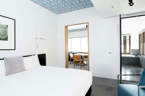Peppers Gallery Hotel, Canberra - Gold Coast 4U 12