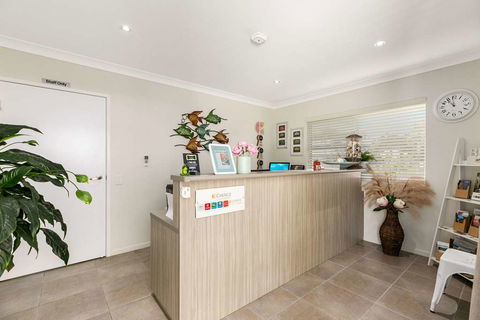 Econo Lodge Beachside - Accommodation Gold Coast 3