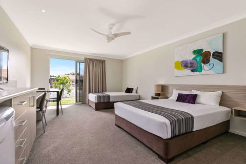 Econo Lodge Beachside - Accommodation Gold Coast 10