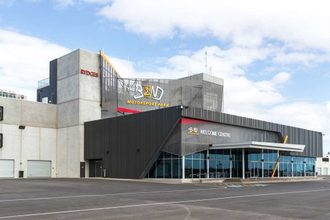 Rydges Pit Lane Hotel - Accommodation Gold Coast 0