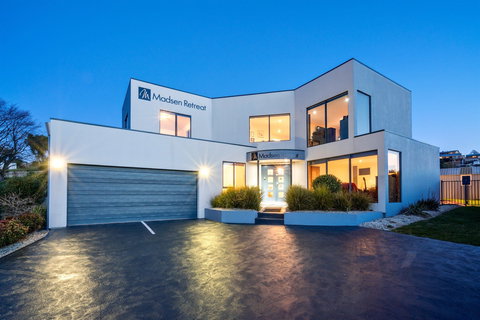 Madsen Retreat - 1 Gold Coast 0