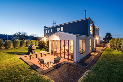 Madsen Retreat - 1 Gold Coast 1