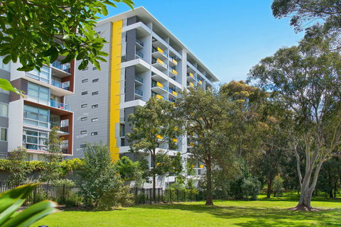 Astra Apartments MacQuarie Park - Accommodation Gold Coast 0
