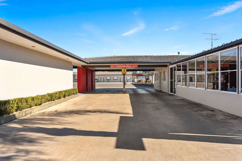 Econo Lodge Moree Spa Motor Inn - Gold Coast 4U 2