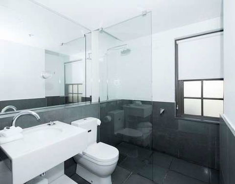 Peppers Gallery Hotel, Canberra - Gold Coast 4U 1