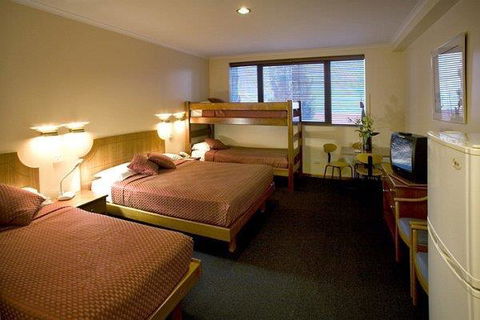 Capital Executive Apt Hotel Canberra - Gold Coast 4U 2