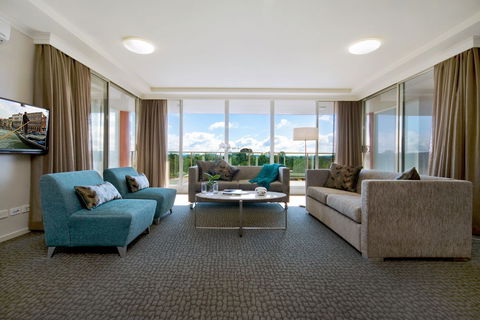 Pacific Suites Canberra - Gold Coast 4U 1