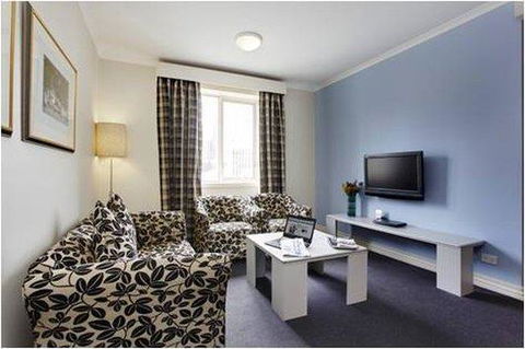 Collins Hotel - Accommodation Gold Coast 1