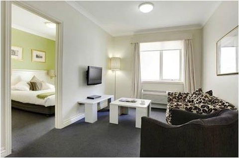 Collins Hotel - Accommodation Gold Coast 2