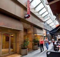 Causeway Inn On The Mall - Accommodation Gold Coast
