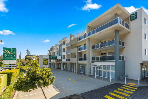 Quality Suites Pioneer Sands - Accommodation Gold Coast 1