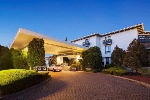 Ramada By Wyndham Diplomat Canberra - Accommodation Gold Coast 0
