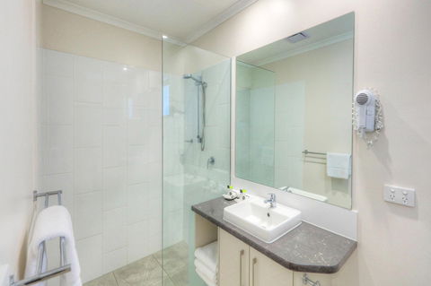 Roma Central Motel - Gold Coast 4U 1