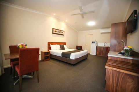 Roma Explorers Inn - Gold Coast 4U 2