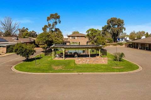 Quality Inn Carriage House - Gold Coast 4U 1