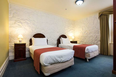 Quality Hotel Bentinck - Accommodation Gold Coast 2