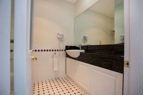 Quality Hotel Bentinck - Accommodation Gold Coast 13