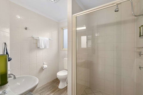 Caboolture Central Motor Inn, SureStay Collection - Accommodation Gold Coast 9